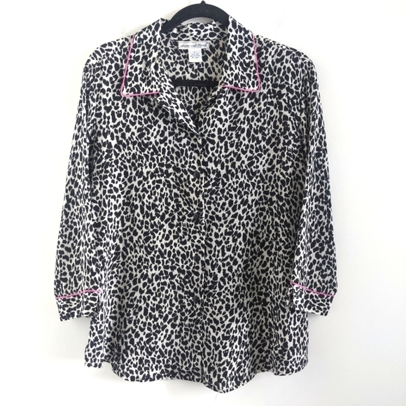 VINTAGE Anna and Frank 100% Silk Blouse Black and White Animal Print L - Picture 1 of 12